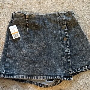 Dry good iconic Scort